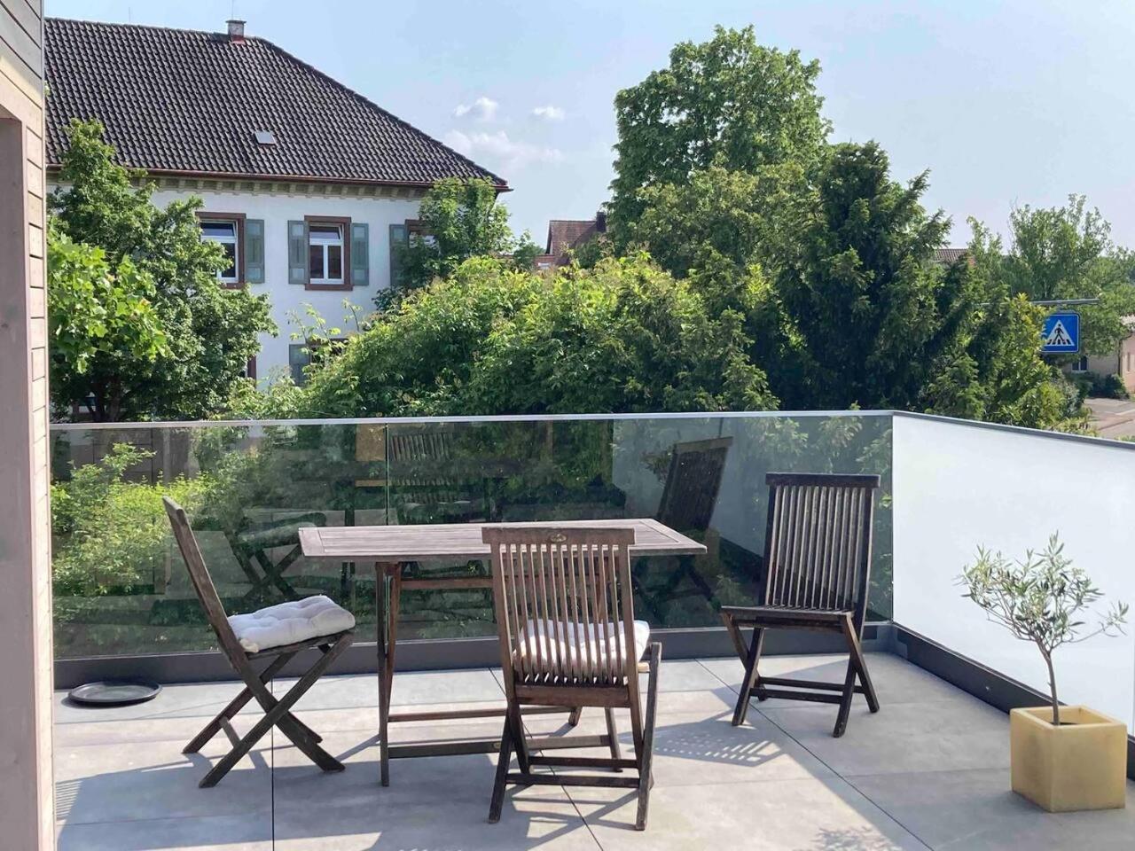 Neues Penthouse-Loft Mit Konuskarte Fuer Gratis Oepnv Lejlighed Ehrenkirchen Eksteriør billede